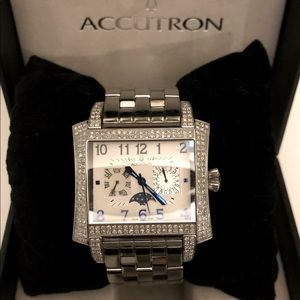 Gorgeous 254 Diamond unisex silver band watch